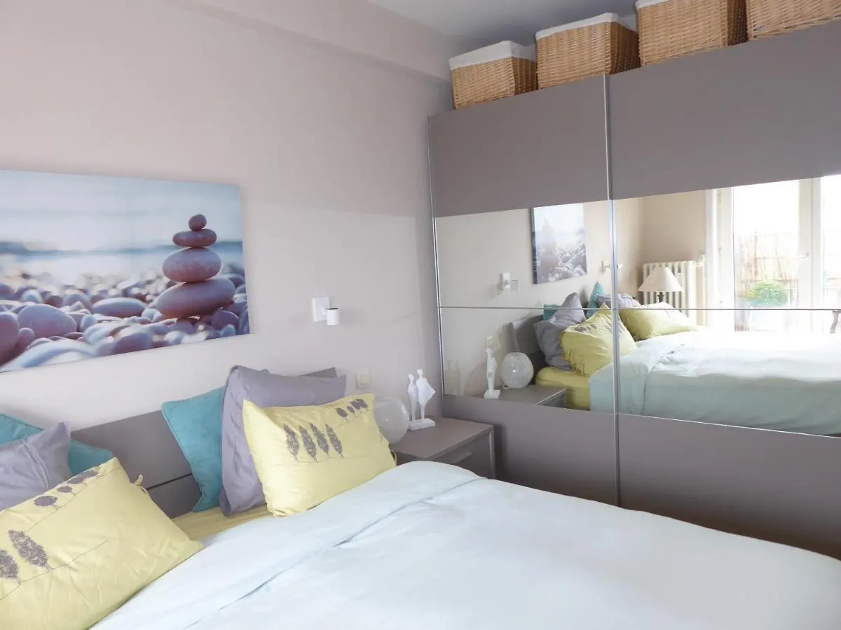 Apartment Luxurious T3 Garage, View On The Noordzee, 2-6 P Baby In Ostend Plein Center Belgium